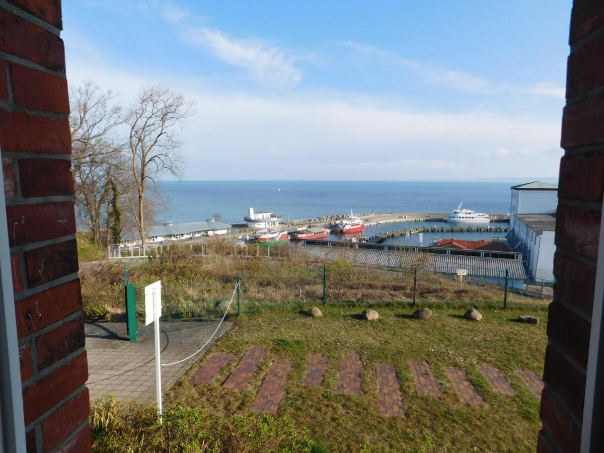 Seelotsenstation Sassnitz Mit Hafenblick By Unsere Urlaubszeit Esterno foto