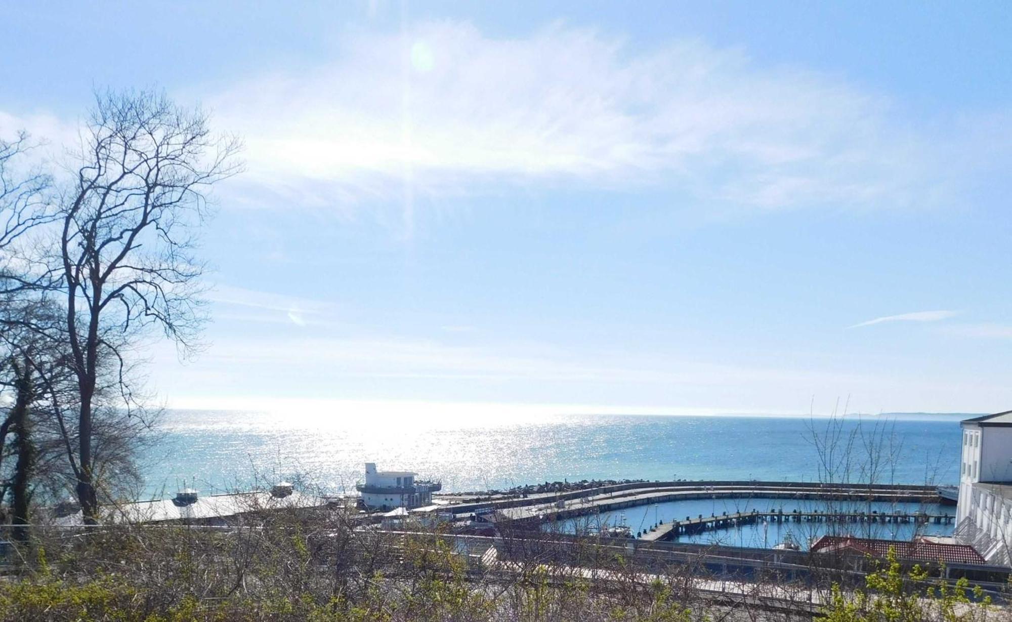 Seelotsenstation Sassnitz Mit Hafenblick By Unsere Urlaubszeit Esterno foto