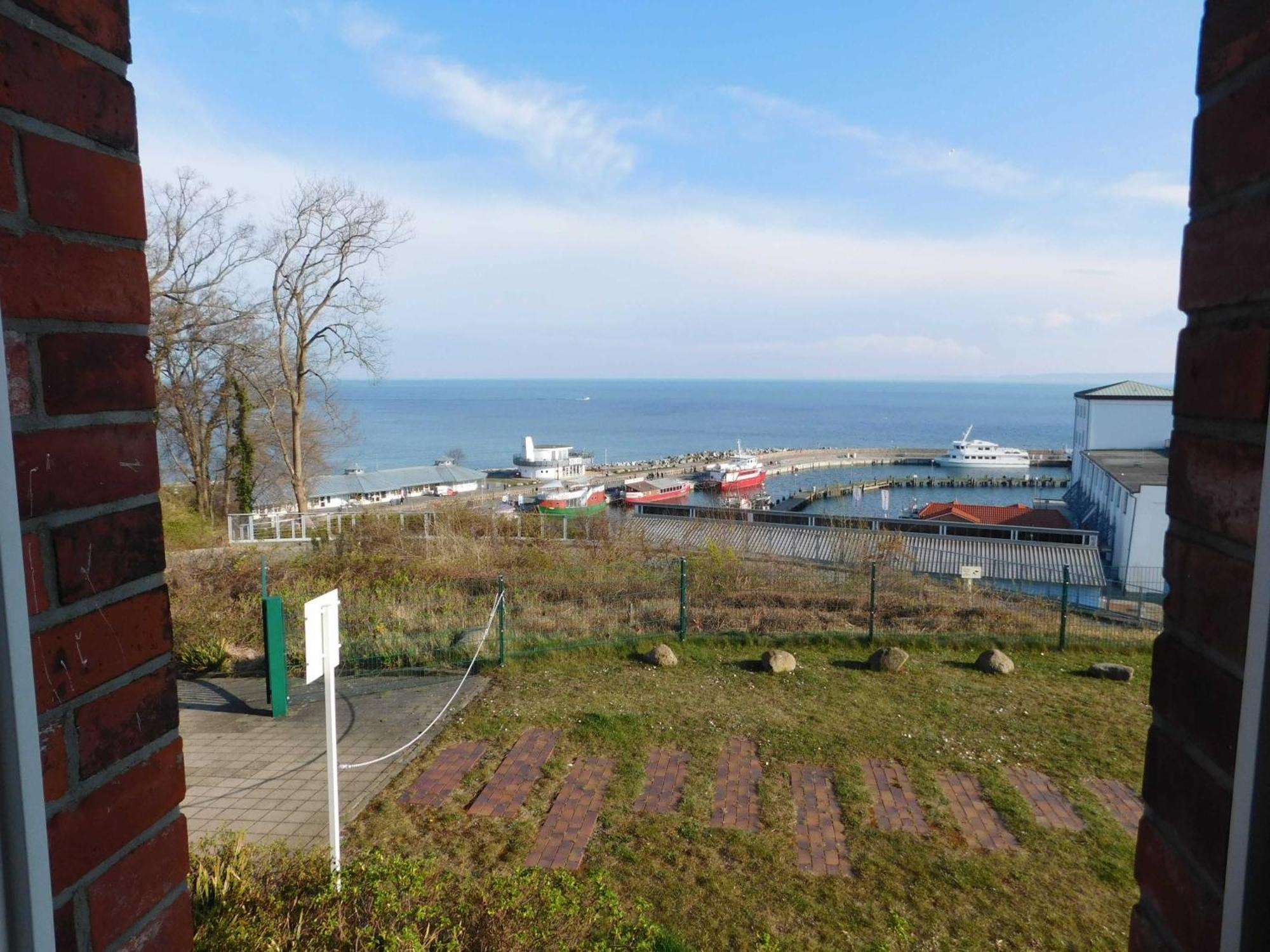 Seelotsenstation Sassnitz Mit Hafenblick By Unsere Urlaubszeit Esterno foto